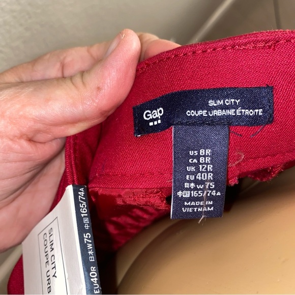 GAP Slim City Coupe Urbaine Red Crop Pants - SIZE 8R - NWT - Picture 7 of 9